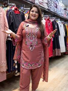 Nuevo Traje Salwar Farshi de Diseñador para Mujer, para Bodas y Fiestas Diwali, con Georgette Antiarrugas y Bordado con Hilos - Product Image 3