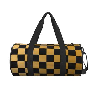 Bolsa de Viaje Unisex con Diseño a Cuadros, Impresión Bajo Demanda, Bolsa Deportiva Resistente y Elegante para Hombre - Product Image 4