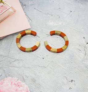 Pendientes colgantes geométricos de cuerda de cáñamo tejida en verde y amarillo, estilo bohemio para mujer. - Product Image 5