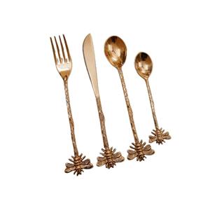 El lujoso juego de cubiertos de tonos cálidos transforma la experiencia gastronómica cotidiana en una experiencia elevada. - Product Image 3