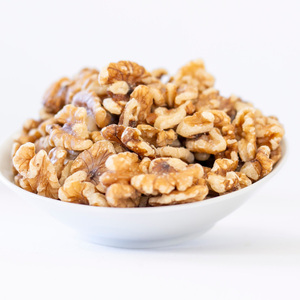 Núcleos de Nuez Orgánicos Crudos, Mitades Claras Sin Cáscara a Precio de Mayoreo - Product Image 1
