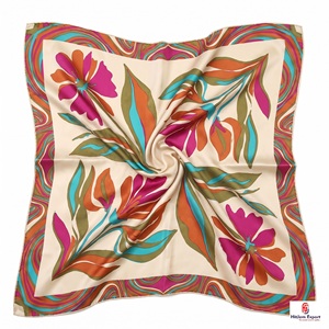 Écharpe carrée personnalisée de qualité supérieure avec pompon, douce et légère, foulard de mode pour femme, fabricant et fournisseur OEM ODM - Product Image 1