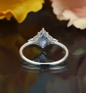 Bague de fiançailles et de mariage en argent sterling 925 avec alexandrite taille marquise, pierre précieuse à changement de couleur, bijou de mariée vintage de luxe, cadeau - Product Image 2
