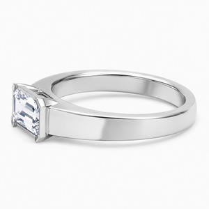Anillo de Compromiso de Diamantes con Corte Esmeralda en Oro Blanco para Mujer, Engaste de Tensión, Estilo Clásico, Diseño Geométrico - Product Image 4