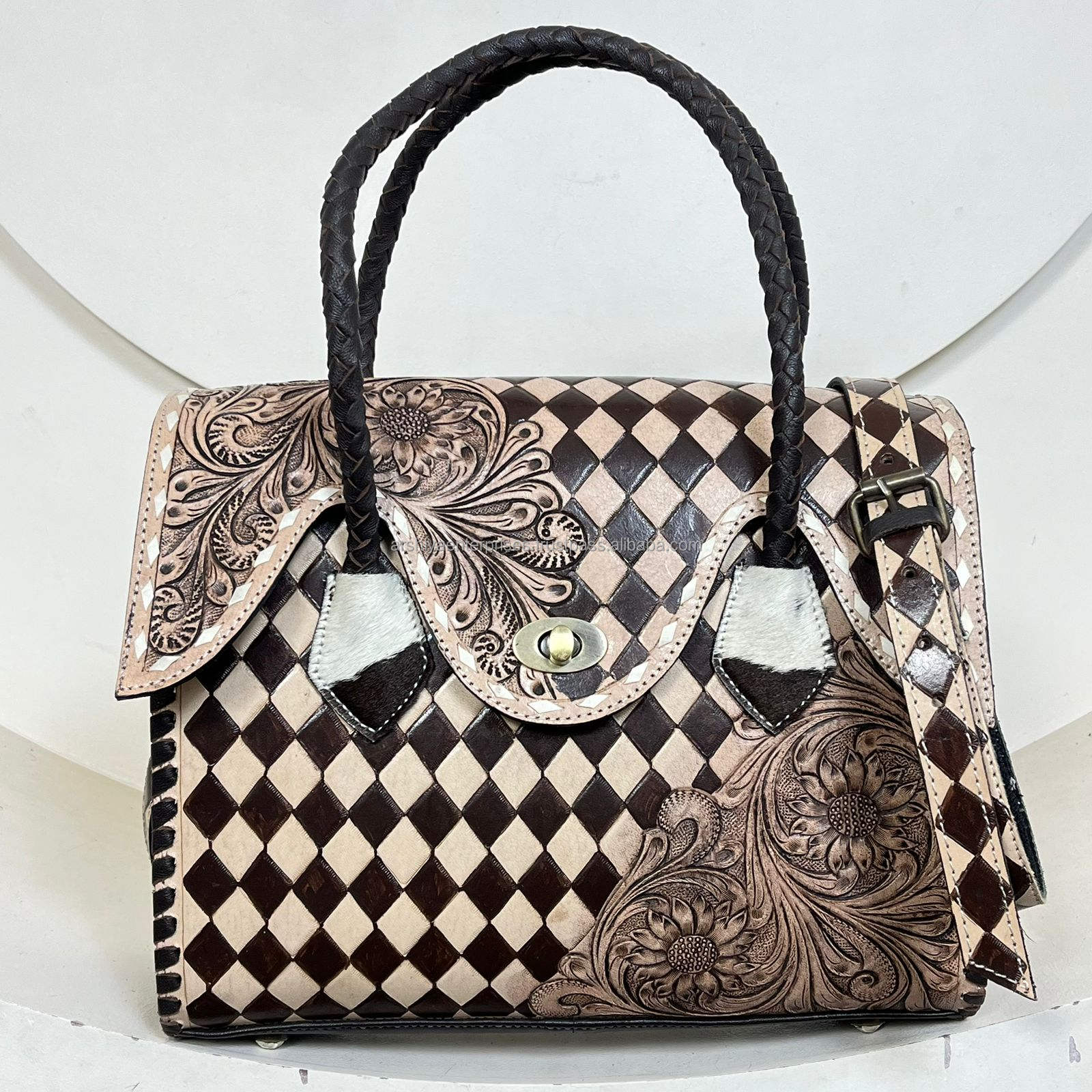 À carreaux marron et beige