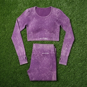 Ensemble de yoga pour femme violet délavé à l'acide, haut court à manches longues et leggings taille haute, tenue de sport et de fitness - Product Image 5