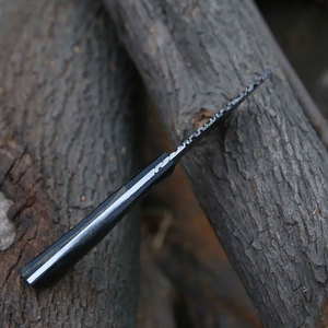 Couteau de chasse artisanal en acier Damas avec manche naturel, idéal pour les aventures en plein air, le camping et les voyages de chasse - Product Image 6