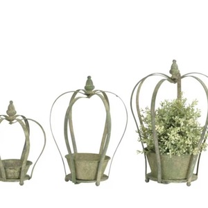 Jardinière en métal galvanisé en forme de couronne, décorative et rustique, pour l'arrangement de fleurs artificielles et la présentation en jardin - Product Image 1