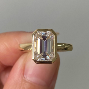 Anillo de Moissanita con Corte Esmeralda de Calidad Premium, Chapado en Oro, Joyería Fina de Lujo para Compromiso, Boda, Celebración, Ocasión Especial - Product Image 5