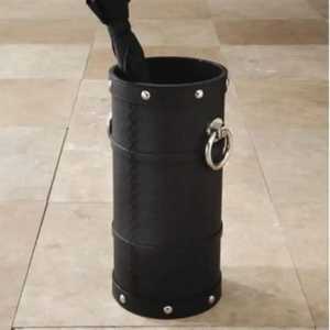 Porte-parapluie autoportant moderne en métal noir avec étagère supérieure en bois et plateau inférieur de récupération des gouttes, organisateur d'entrée, vente en gros - Product Image 3