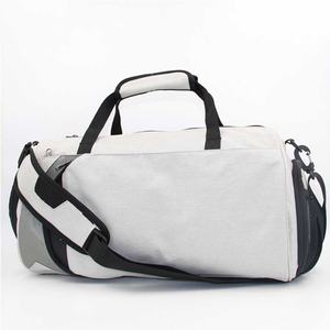 Sac de voyage week-end et de sport en polyester durable, grande capacité de rangement, avec bandoulière multi-positions, prix raisonnable - Product Image 4