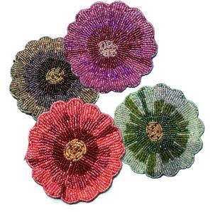 Posavasos decorativo hecho a mano con cuentas para el hogar y la cocina, elegante accesorio decorativo para la mesa, perfecto para té, café y bebidas. - Product Image 1