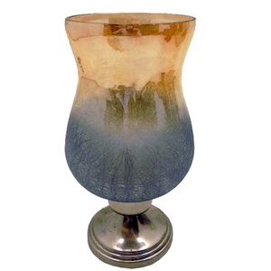 Bougeoir décoratif pour la maison en verre et en fer avec finition brillante en nickel et or fait à la main en vrac - Product Image 1