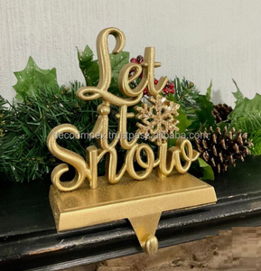 Fabriqué à la main coeur en coeur ange porte-bas en métal crochet en métal feutre et chaussettes fini or Double coeur porte-bas - Product Image 2