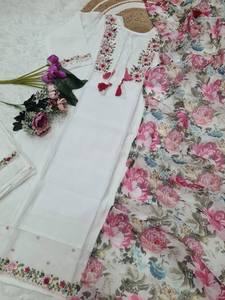 ชุดปักลายแฟนซีชานเดรีพร้อมผ้าคลุมไหล่สีขาว รุ่น 75451 - Product Image 3