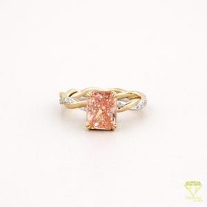 Bague de fiançailles en diamant rose de laboratoire taille radiant, torsadée en forme d'infini, en argent sterling 925, bijou de mariée unique - Product Image 1