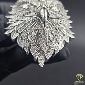 Broche con Colgante de Cabeza de Águila con Diamantes Majestuosos en Oro Blanco, Joyería de Lujo - Product Image 5
