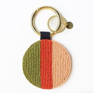 Llavero de Papas Fritas Hecho a Mano con Cuentas, Diseño de Corazón Rojo y Amarillo, Tema de Amor, Accesorio Decorativo - Product Image 2