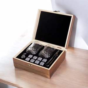 Juego de Vasos de Whisky Rectangulares de Madera Ecológicos Hechos a Mano en Caja |   Aniversario de Cumpleaños |   Acabado Premium |   Pedidos al por Mayor |   Directo - Product Image 1