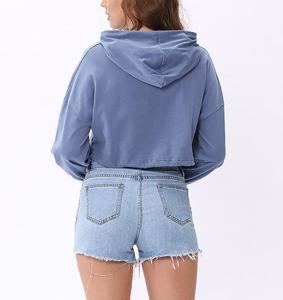 Sudadera con capucha corta para mujer, personalizada al por mayor con logo, de forro polar suave, estilo oversize, con cordón ajustable - Product Image 4
