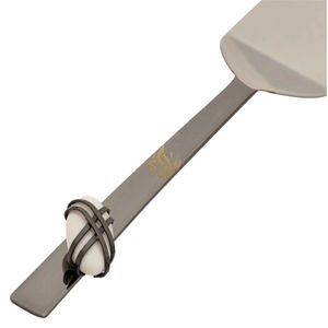 ชุดมีดและที่ตักเค้กสแตนเลสสีทอง ด้ามจับลายใบไม้ ชุด 2 ชิ้น อุปกรณ์เสิร์ฟขนมหวานสำหรับงานแต่งงานสุดหรู - Product Image 3