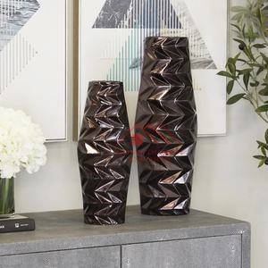 Floreros de Aluminio para Sala de Estar con Acabado en Níquel Negro, Gran Venta - Product Image 2