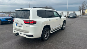 Toyota Land Cruiser GXR L300 7 places, SUV de luxe, diesel, automatique, tout-terrain, véhicule familial haut de gamme 4x4 - Product Image 2