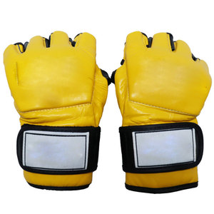 Guantes de Boxeo MMA Personalizados de la Más Alta Calidad con MOQ Bajo, Cuero Vacuno, Logotipo Personalizado, Transpirables, Guantes de Entrenamiento Dumela International - Product Image 1