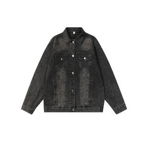 Chaqueta de mezclilla para hombre con diseño personalizado de fábrica OEM, efecto desgastado por el sol, con pedrería, estilo urbano y bordado vintage. - Product Image 3
