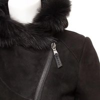 Veste en peau de mouton noire pour femme avec capuche à bordure en fourrure, fermeture éclair, coupe classique, manteau d'hiver à manches longues, vêtement extérieur en daim