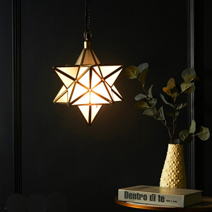 Lanterne suspendue en verre au design attrayant avec bordure métallique, prix d'usine, lampe décorative d'intérieur, finition dorée - Product Image 1
