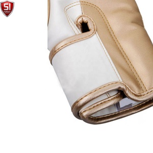 Ensemble de boxe SUMROOS SI : Gants en cuir blanc et or avec sangle de poignet réglable, durables, protecteurs et confortables pour l'entraînement, à lacets - Product Image 4