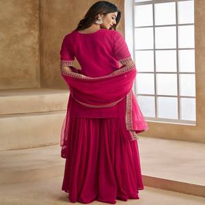 Ensemble Kurta Sharara en Georgette Rose Brodé VASTRA COTTAGE avec Dupatta à Bordure en Dentelle, Tenue Ethnique de Soirée pour Femmes - Product Image 4