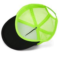 Casquette de camionneur sportive avec logo personnalisé, matériau léger et respirant, taille ajustable, idéale pour la course à pied, la randonnée et les voyages.