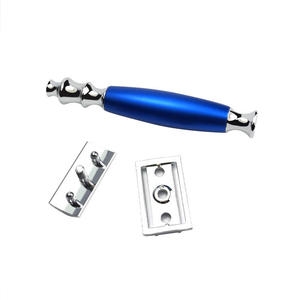 Ensemble de rasage haut de gamme Fine House avec lames à double tranchant, rasoir en poils de blaireau, manche en métal et brosse à raser - Product Image 4