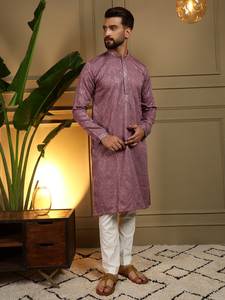 Ensemble Kurta Pyjama en Coton Khadi Lourd pour Homme Vantara avec Broderie Traditionnelle et Bas en Semi-Coton - Product Image 3