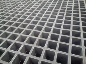 Rejilla ligera de FRP moldeado de veinticinco milímetros de espesor para pasarelas y accesos industriales resistentes a la corrosión - Product Image 3