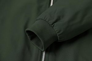 Veste bomber décontractée en nylon imperméable de haute qualité pour homme, idéale pour l'automne et l'hiver, avec logo personnalisé, pour activités de plein air, style coach matelassé. - Product Image 3