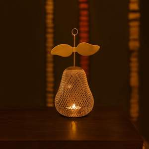 Porte-bougie en métal en forme de poire - Décoration élégante dorée pour la maison, idéale pour Diwali, Noël, anniversaires et mariages - Product Image 4