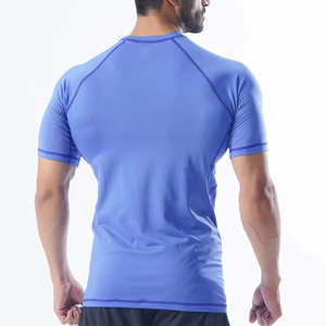 T-shirt de sport pour homme à col rond, tissu polyester premium, coupe athlétique offrant un soutien élevé, respirant et confortable, vêtements de fitness - Product Image 4