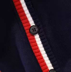 Cárdigan transpirable con cuello en V para hombre, con botones, a rayas, estilo universitario, para la universidad y la moda urbana. - Product Image 2