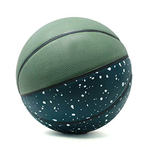 Ballon de basket officiel en caoutchouc durable, conçu pour les matchs de basket en intérieur/extérieur, en vente. - Product Image 1