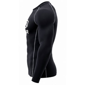 Camiseta de compresión de calidad profesional para mayor comodidad y soporte, que ayuda a mejorar la circulación, la recuperación muscular y la actividad física. - Product Image 4