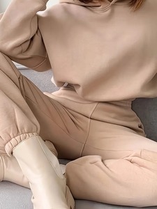 ชุดเซ็ตเสื้อสเวตเชิ้ตและกางเกงขายาวสีพื้นเรียบหรูสำหรับผู้หญิง สไตล์ลำลองถักนิตติ้ง ใส่สบายทรงหลวม มีกระเป๋า เหมาะสำหรับฤดูใบไม้ผลิ/ฤดูใบไม้ร่วง ผ้า 100% - Product Image 5