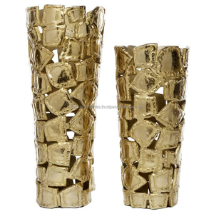 Florero Moderno de Aluminio Hecho a Mano, Ecológico, para Decoración de Mesa en Hogar, Bodas y Sala de Estar, por Azora Industries - Product Image 4