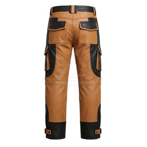Pantalon cargo en cuir pour homme avec plusieurs poches latérales, coupe droite, passants de ceinture et revers aux chevilles, pour un style décontracté et streetwear. - Product Image 2