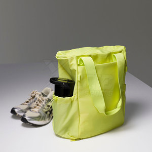Sac de sport de voyage en polyester robuste et écologique, grande capacité, organisation pratique pour les besoins quotidiens de fitness - Product Image 3