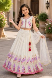 Ensemble Lehenga Choli sans manches pour filles, brodé Paisley, en Georgette, tenue traditionnelle, orné de sequins et de perles, pour la danse et les mariages - Product Image 2