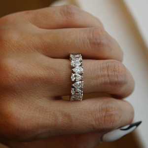 Bague éternelle en or blanc 18 carats avec diamants de laboratoire taille poire – Cadeau idéal pour fiançailles ou soirée pour petite amie - Product Image 1