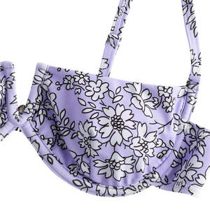 Ensemble de bikini bandeau pour femme, écologique, en crochet, imprimé floral violet, avec bas de bikini à volants, extensible, deux pièces - Product Image 3